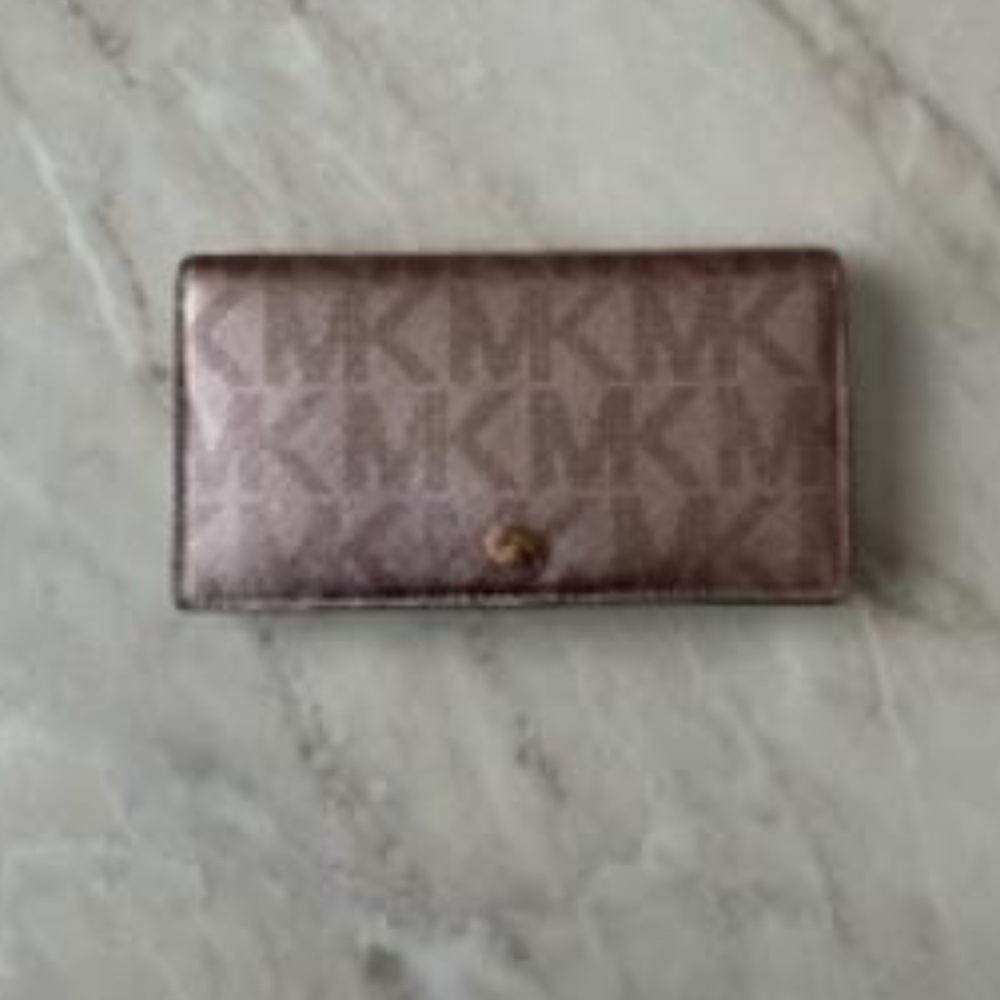 Authentic Michael Kors Saffiano Leather Wallet